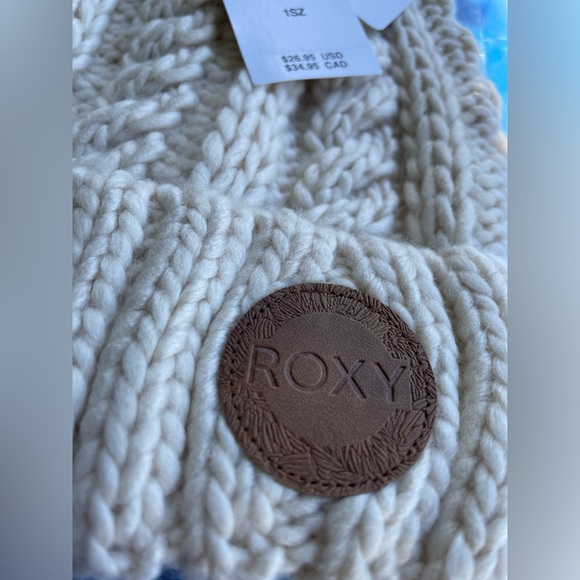 Roxy toque NWT - Picture 2 of 6